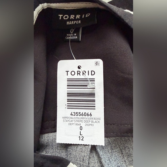 Torrid Harper Black & White Striped Pullover Blouse - Picture 9 of 10